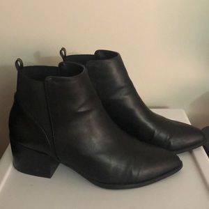 Chelsea Boots